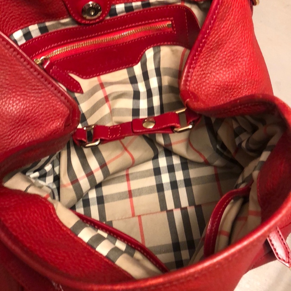 Stunning Burberry bag😍